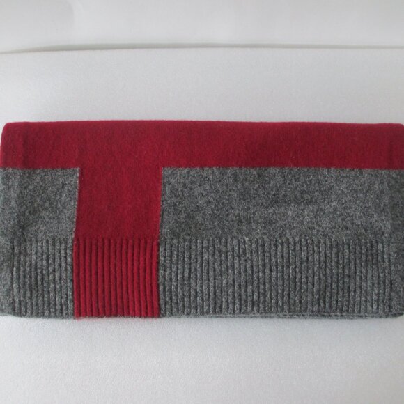 BANANA REPUBLIC OVERSIZE LAMBSWOOL SCARF - Picture 9 of 10
